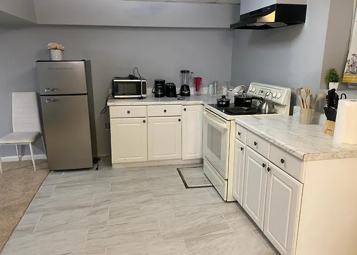 Silver Spring,3Bedrooms 4Beds,Private Entrance